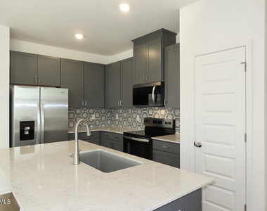 2206 Rabbitbrush Street - Photo Thumbnail 6