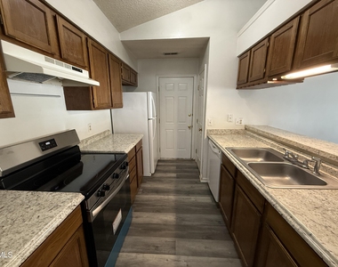 2925 Golden Oak Court - Photo Thumbnail 3