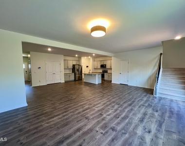 41 River Bank Road - Photo Thumbnail 14