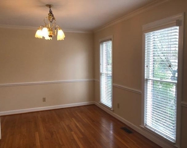 1005 New Dover Road - Photo Thumbnail 5
