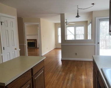 1005 New Dover Road - Photo Thumbnail 4