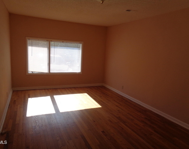4360 Hunters Club Drive - Photo Thumbnail 5