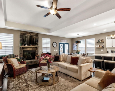 405 Hickory Run Lane - Photo Thumbnail 9