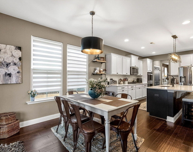 405 Hickory Run Lane - Photo Thumbnail 12