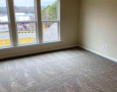 405 Vassar Drive - Photo Thumbnail 15