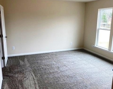 405 Vassar Drive - Photo Thumbnail 19