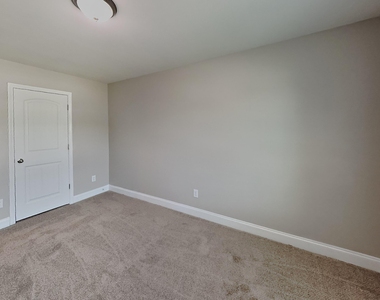 163 Green Willows Drive - Photo Thumbnail 8
