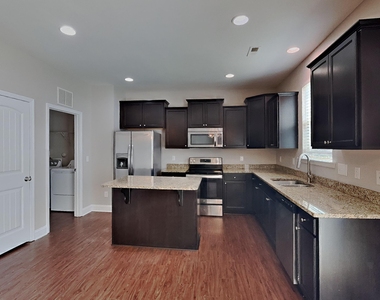 163 Green Willows Drive - Photo Thumbnail 3