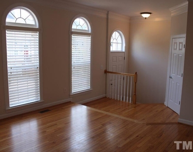 303 Kirkeenan Circle - Photo Thumbnail 3