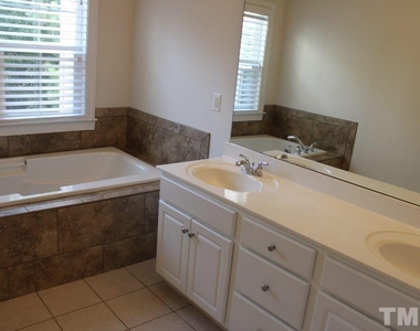 303 Kirkeenan Circle - Photo Thumbnail 17