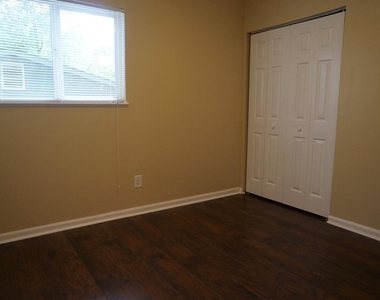 1208 Seabrook Road - Photo Thumbnail 11