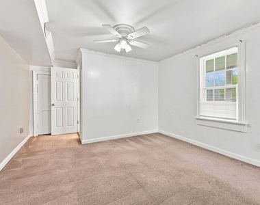 101 E Woodall Street - Photo Thumbnail 15