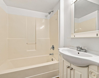 101 E Woodall Street - Photo Thumbnail 12