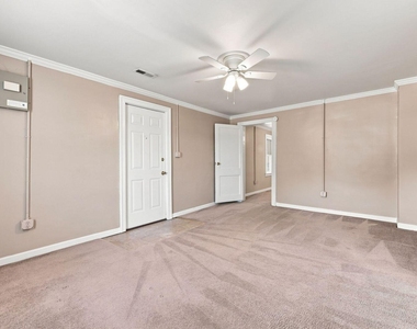 101 E Woodall Street - Photo Thumbnail 20