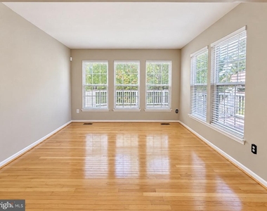 200 Georges Court - Photo Thumbnail 13