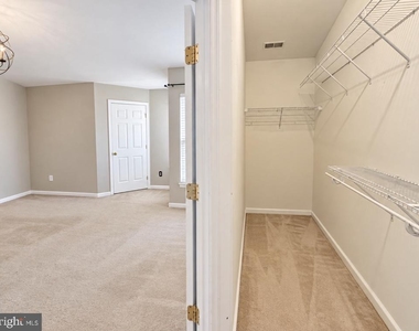 200 Georges Court - Photo Thumbnail 18