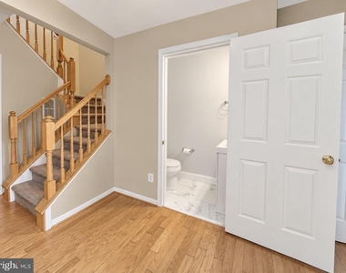 200 Georges Court - Photo Thumbnail 5