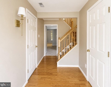 200 Georges Court - Photo Thumbnail 1