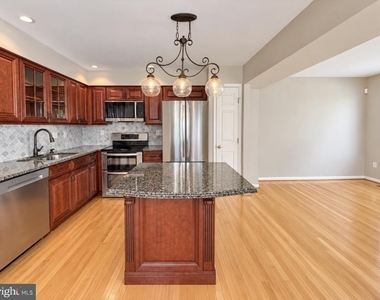 200 Georges Court - Photo Thumbnail 11