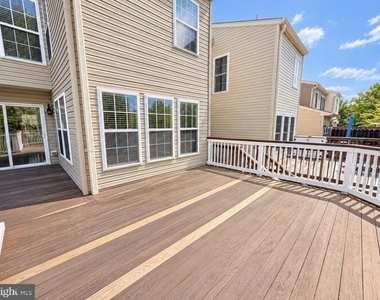 200 Georges Court - Photo Thumbnail 30