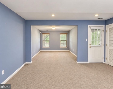 200 Georges Court - Photo Thumbnail 3