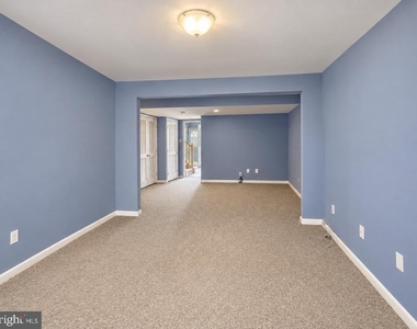 200 Georges Court - Photo Thumbnail 4