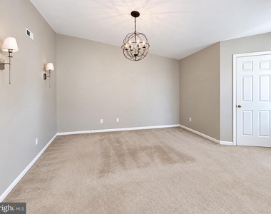 200 Georges Court - Photo Thumbnail 15