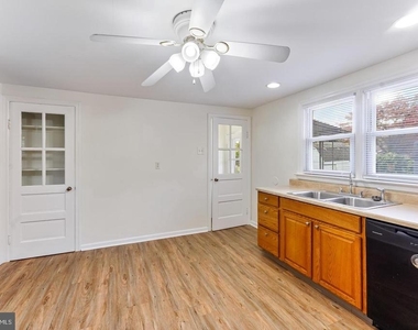 2910 Naamans Creek Road - Photo Thumbnail 3