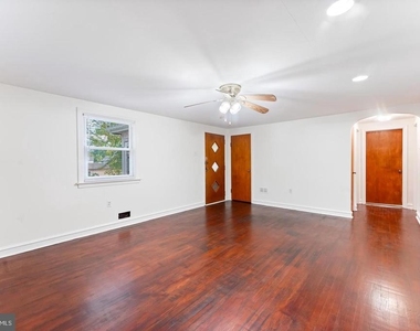 2910 Naamans Creek Road - Photo Thumbnail 5