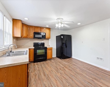 2910 Naamans Creek Road - Photo Thumbnail 8
