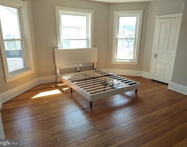 368 E Chestnut Street - Photo Thumbnail 2