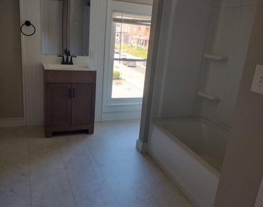 368 E Chestnut Street - Photo Thumbnail 3