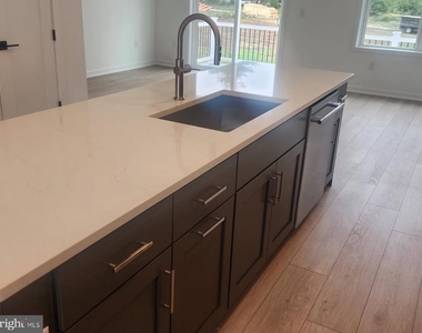 120 Brianna Court - Photo Thumbnail 11