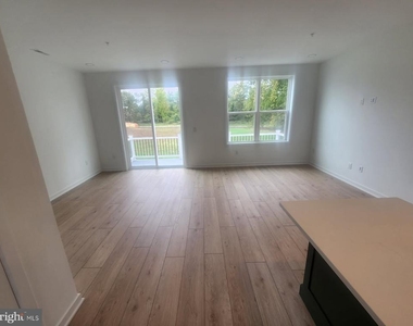 120 Brianna Court - Photo Thumbnail 9