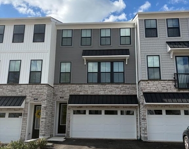 120 Brianna Court - Photo Thumbnail 8