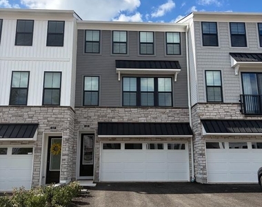 120 Brianna Court - Photo Thumbnail 7