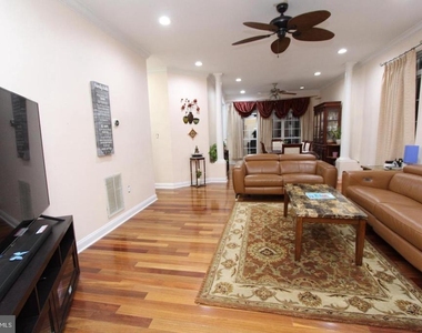 90 Marion Drive - Photo Thumbnail 2
