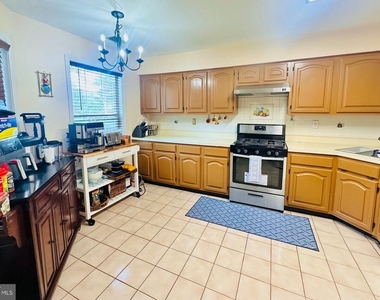 10 Colebrook Court - Photo Thumbnail 2
