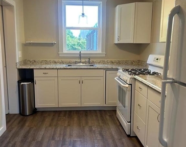 613 Broadway - Photo Thumbnail 6