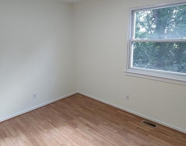 6 Buttonwood Road - Photo Thumbnail 9