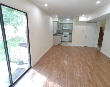 6 Buttonwood Road - Photo Thumbnail 2