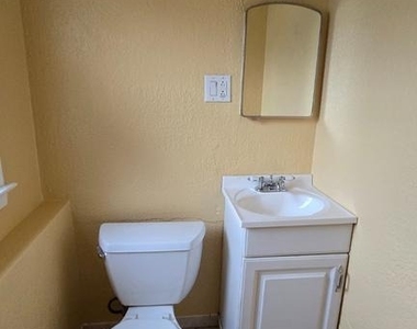 5319 Frosthoffer Avenue - Photo Thumbnail 11