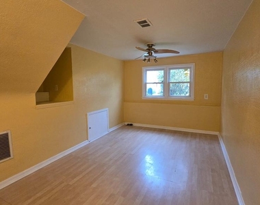 5319 Frosthoffer Avenue - Photo Thumbnail 12