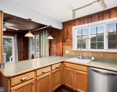 2 Allen Avenue - Photo Thumbnail 8
