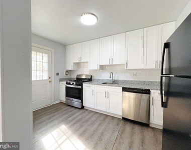 12914 Claxton Drive - Photo Thumbnail 2