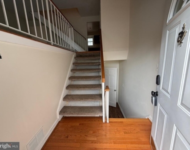 14937 London Lane - Photo Thumbnail 4