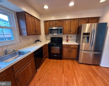 14937 London Lane - Photo Thumbnail 10
