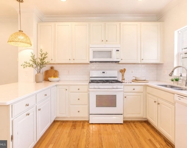 4548 Longfellow Street - Photo Thumbnail 7