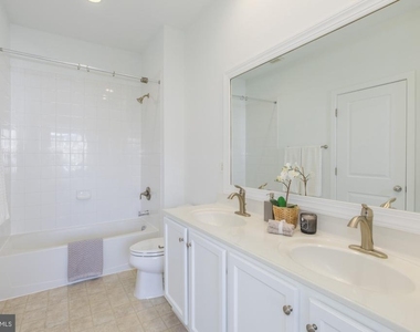 4548 Longfellow Street - Photo Thumbnail 11