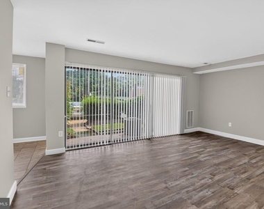 5458 85th Avenue - Photo Thumbnail 7